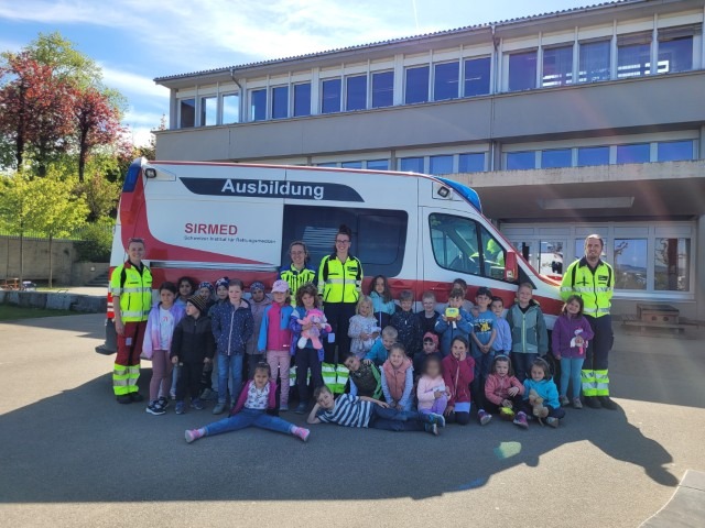 Die Ambulanz zu Besuch im Kindergarten